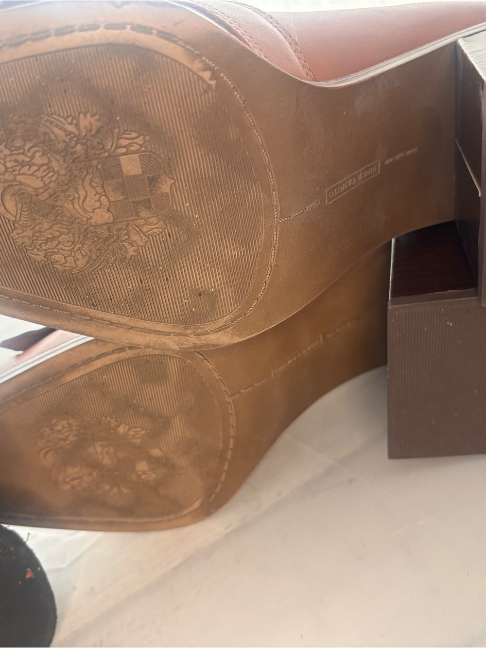 Vince Camuto Black & Cognac Fringe Buckle Heels size 10 - Picture 6 of 10